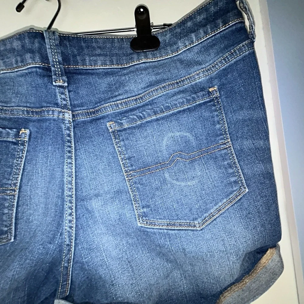 Arizona Denim Jean‎ Shorts with Roll-Up Hem Size 17 Junior